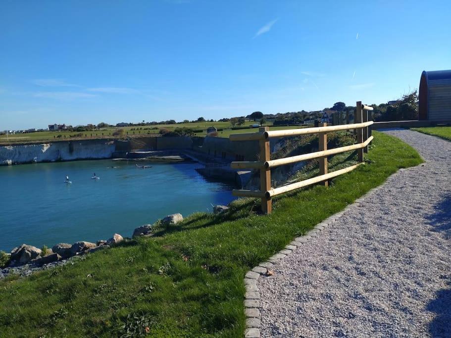 Spring Tide Cliff Top Glamping Pod With Direct Sea Views バーチントン エクステリア 写真