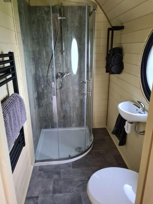 Spring Tide Cliff Top Glamping Pod With Direct Sea Views バーチントン エクステリア 写真