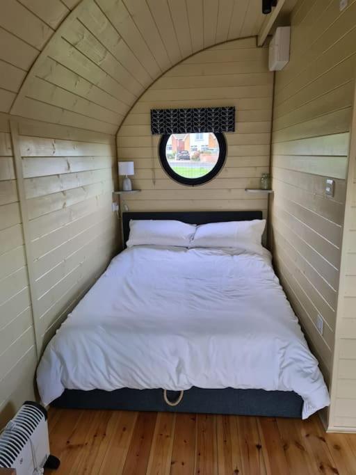 Spring Tide Cliff Top Glamping Pod With Direct Sea Views バーチントン エクステリア 写真