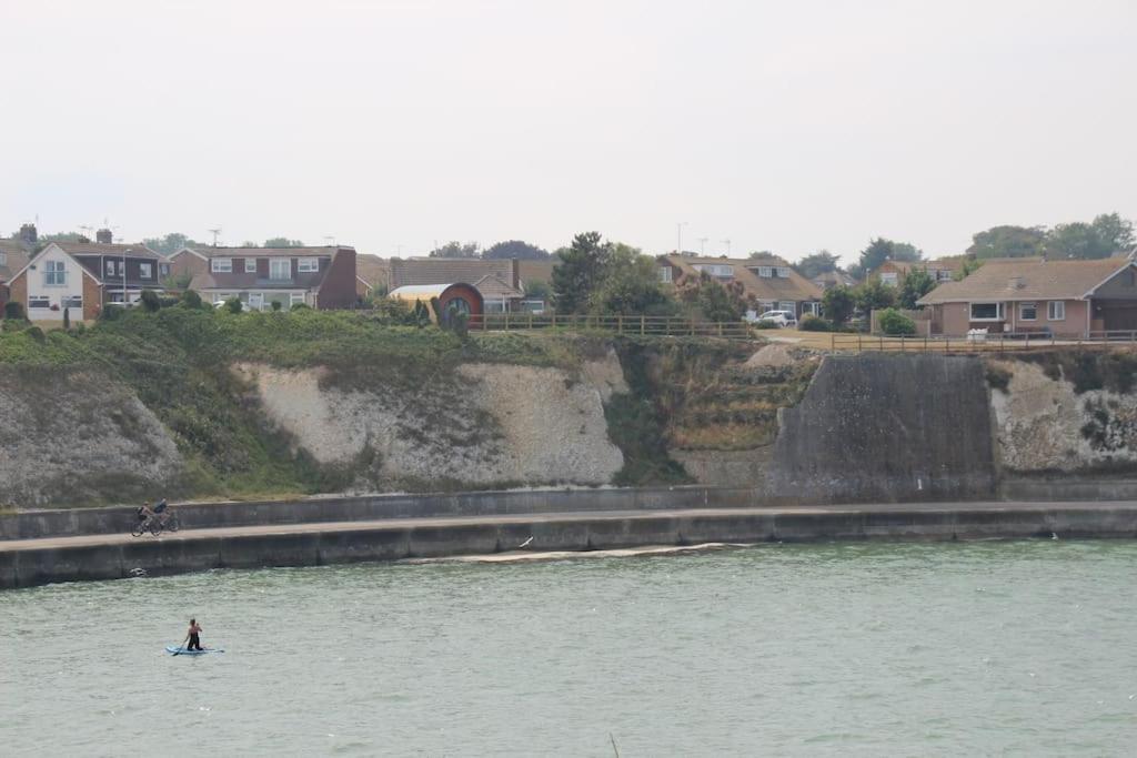 Spring Tide Cliff Top Glamping Pod With Direct Sea Views バーチントン エクステリア 写真